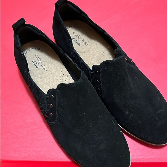 Clarks Men's Black Suede Loafers - Picture 1 of 12
